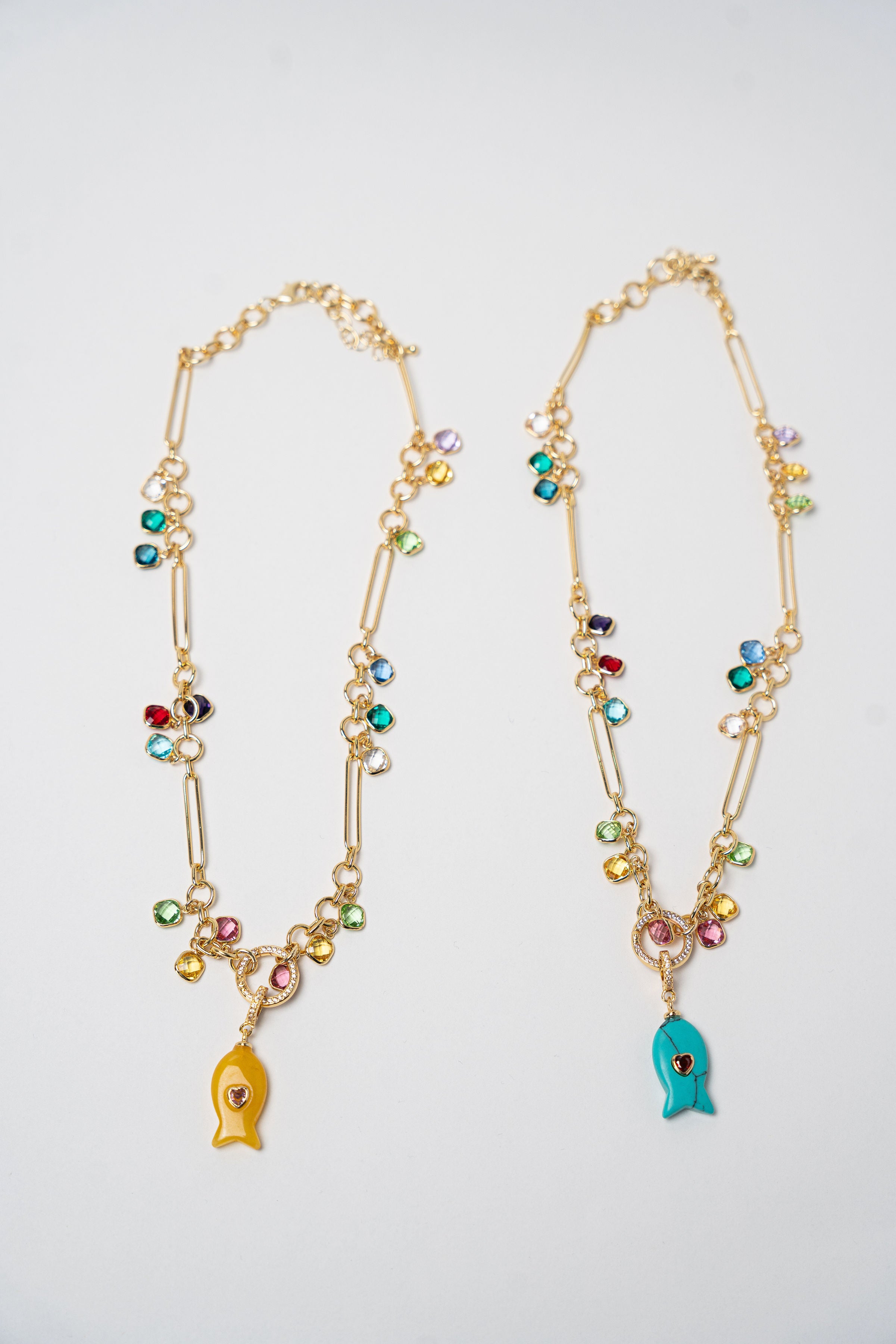 COLLAR CADENA CON DIJE Y PEZ