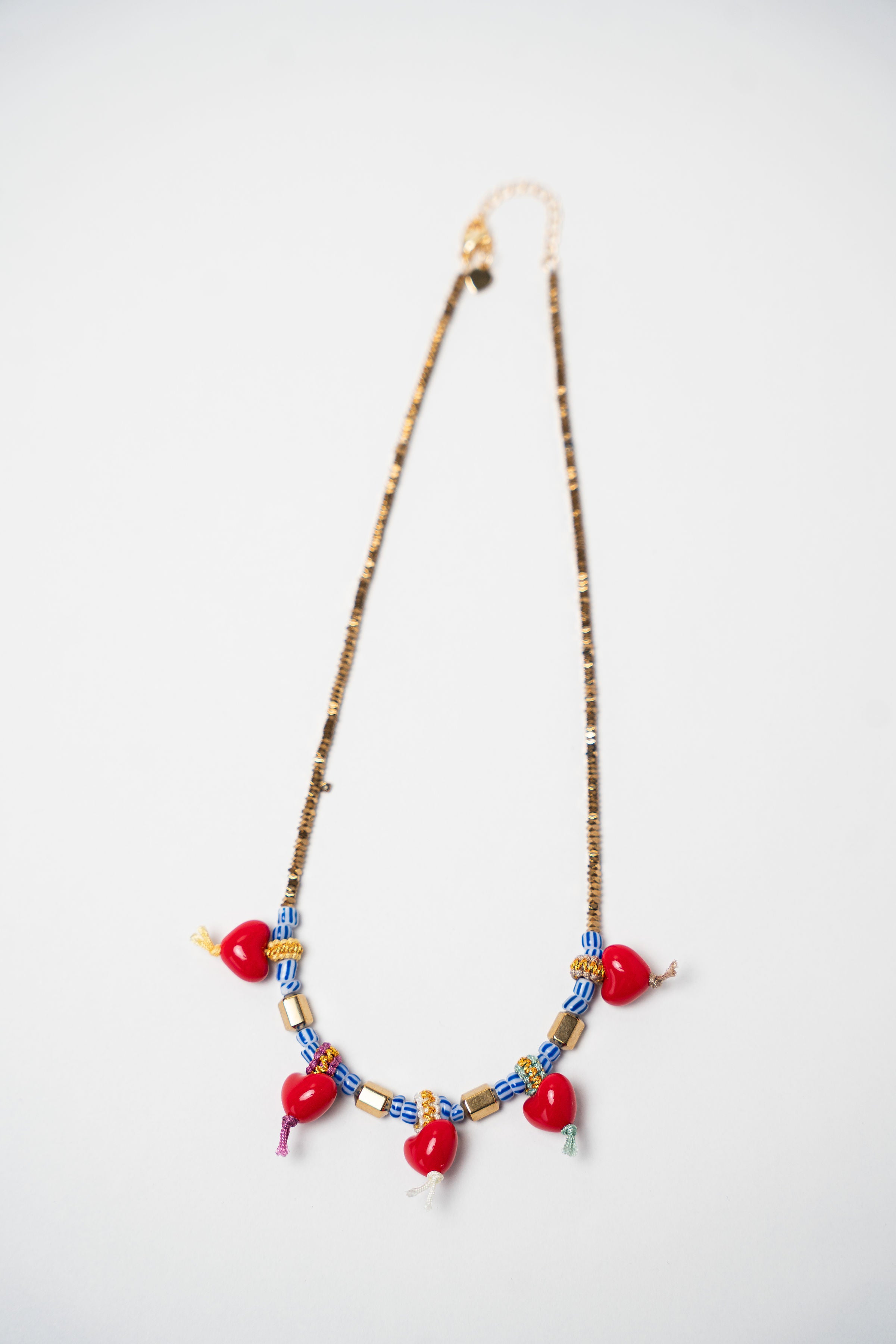 COLLAR CORAZONES PIEDRA