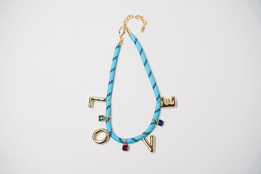 COLLAR CORDÓN LOVE DORADO