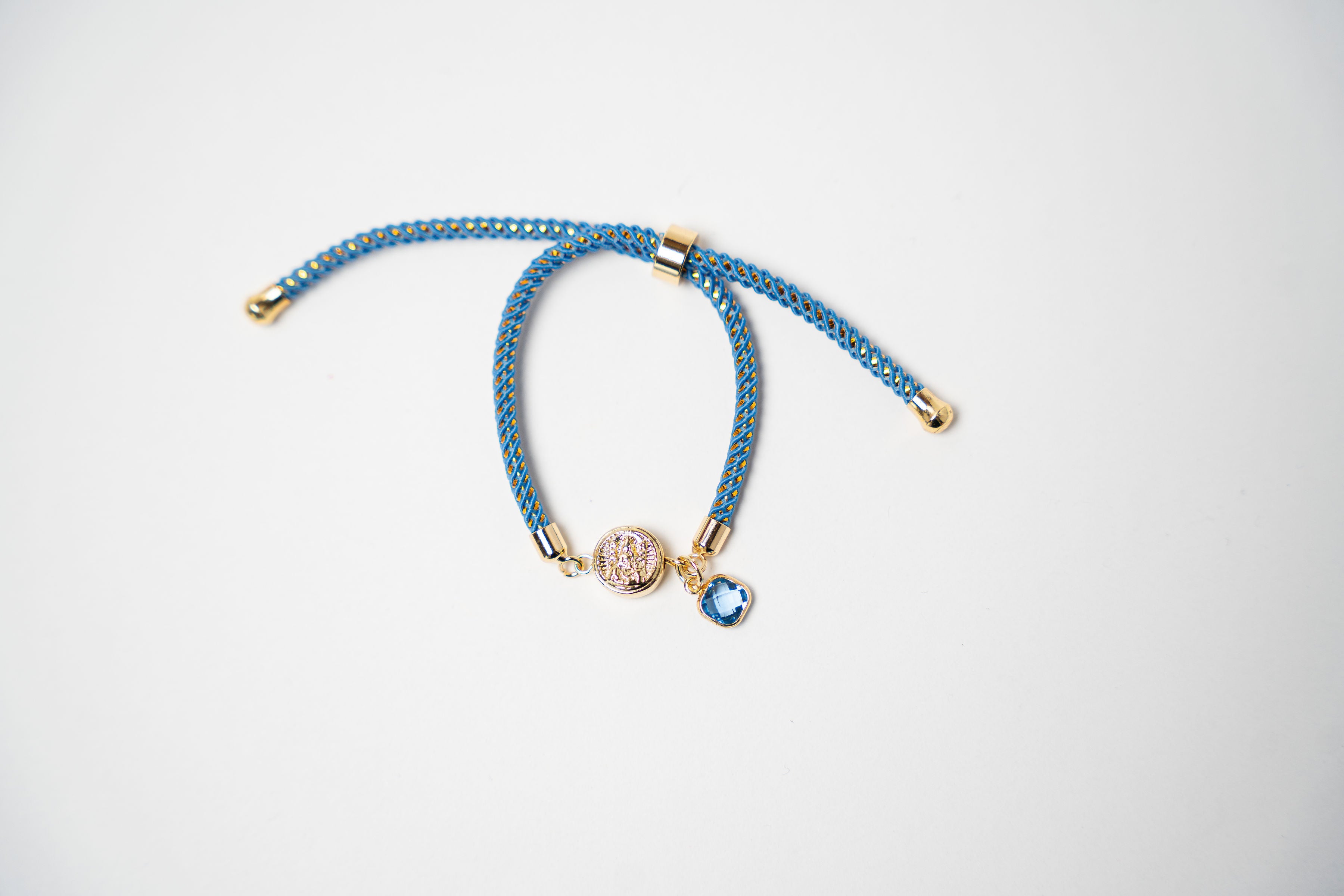 PULSERA CORDÓN COLORES UN DIJE