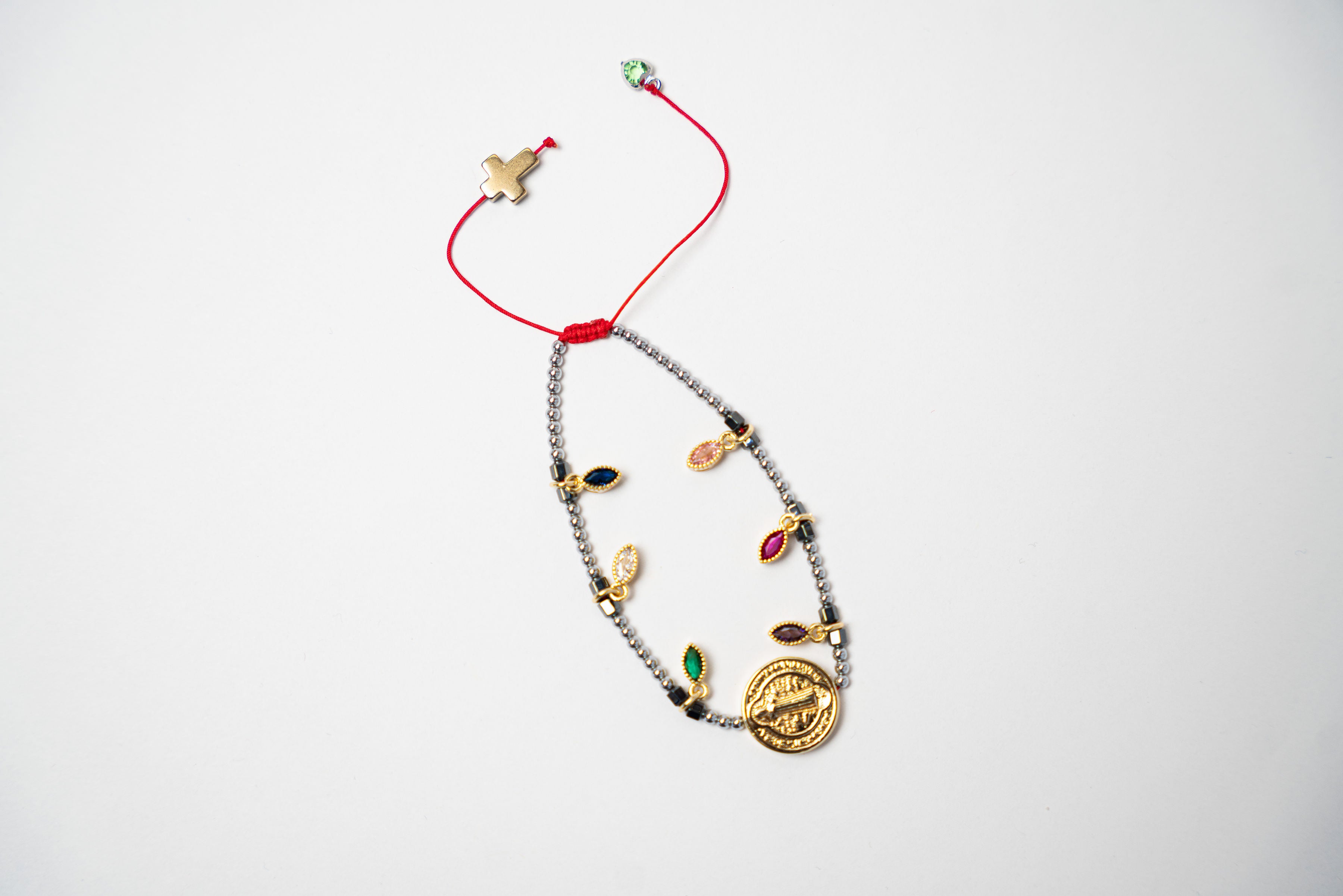 PULSERA PIEDRITAS VARIAS PIEDRITAS Y DIJE