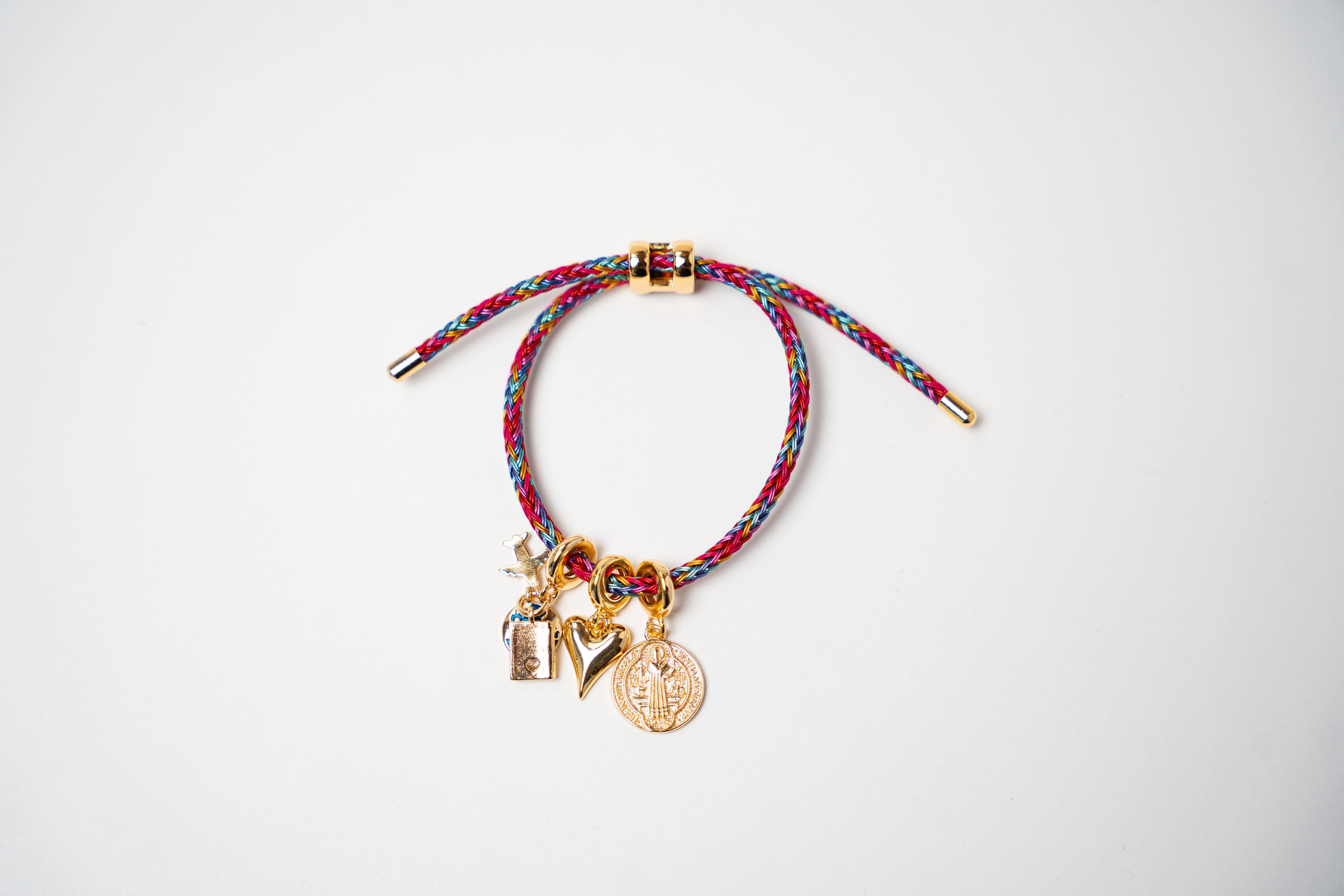 PULSERA CORDÓN COLORES DIJES